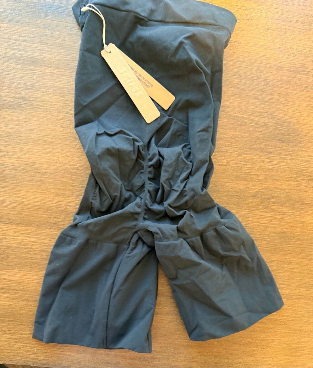 SKIMS Everyday Sculpt Mid Thigh Short Onyx Black Shapewear Size M New